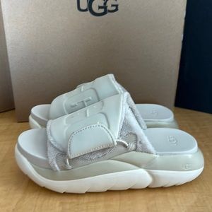 Ugg Women’s LA Cloud Slide Sandal